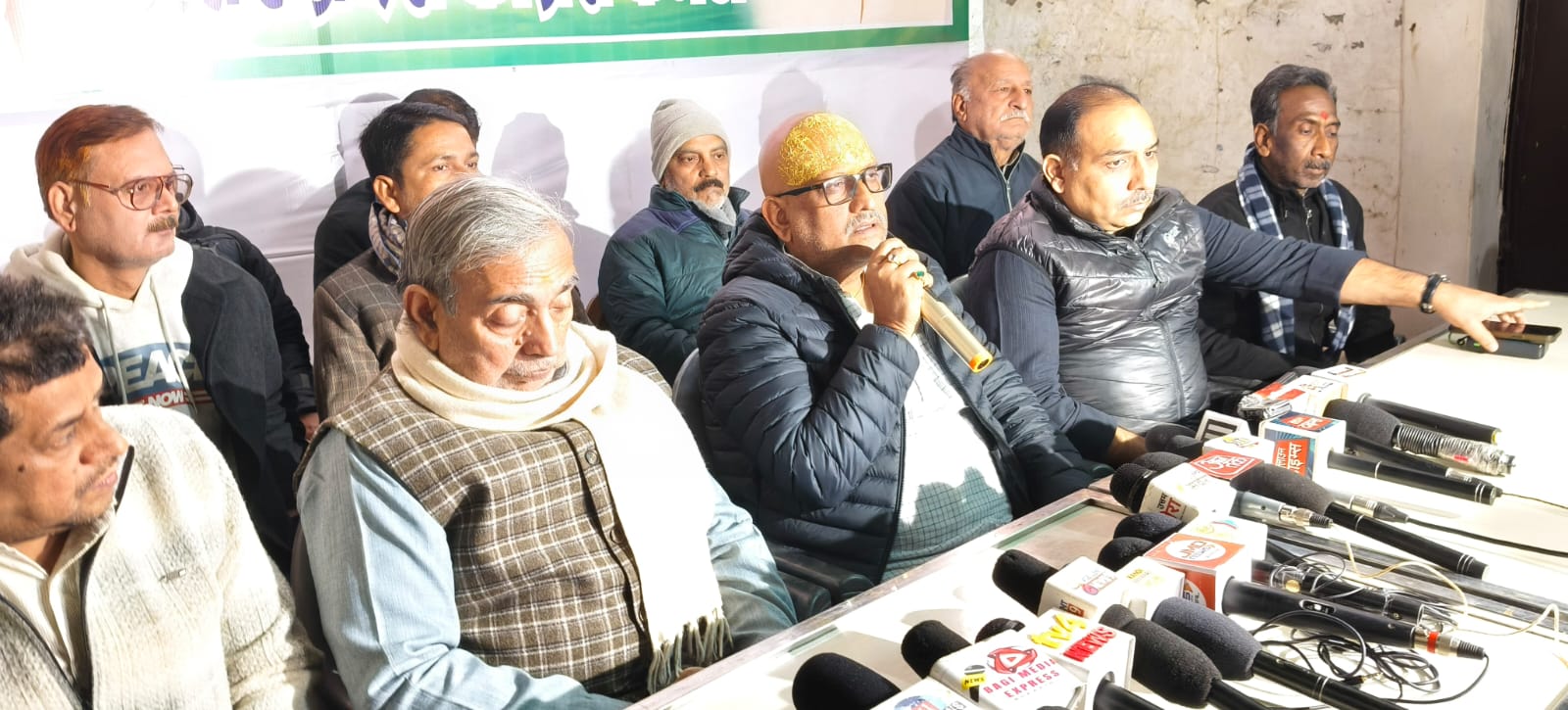 प्रेस वार्ता में प्रदेश कांग्रेस अध्यक्ष