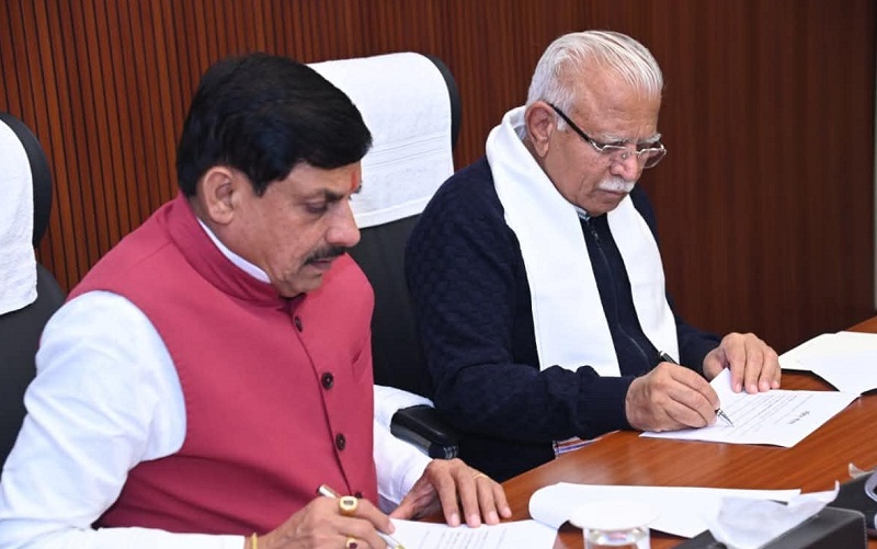 केन्द्रीय मंत्री मनोहर लाल खट्टर और मुख्यमंत्री डॉ. मोहन यादव (फाइल फाेटाे ) केन्द्रीय मंत्री मनोहर लाल खट्टर और मुख्यमंत्री डॉ. मोहन यादव (फाइल फाेटाे )