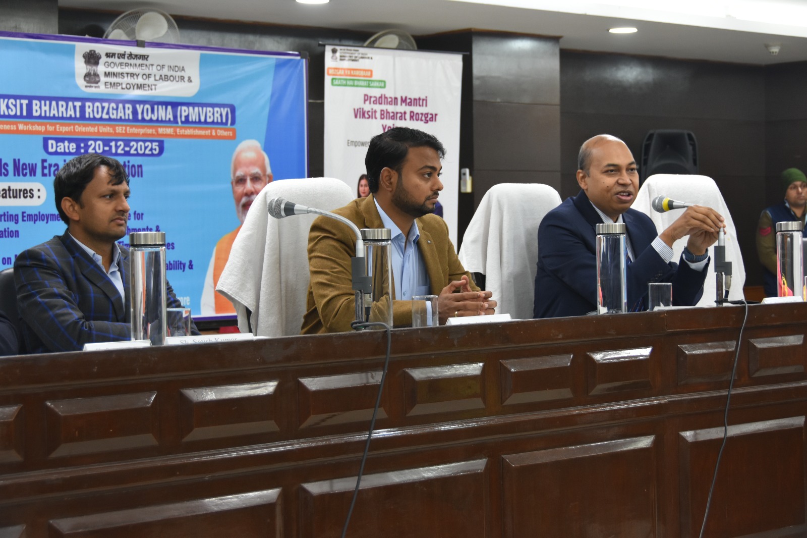 पानीपत में अधिकारियों की बैठक लेते हरियाणा के प्रधान सचिव राजीव रंजन पानीपत में अधिकारियों की बैठक लेते हरियाणा के प्रधान सचिव राजीव रंजन