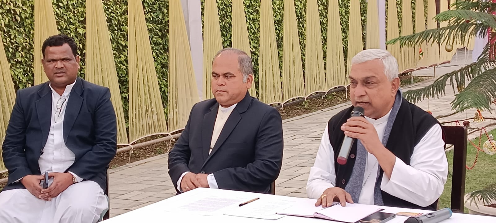 बिशप यूजीन जोसेफ की पत्रकार वार्ता बिशप यूजीन जोसेफ की पत्रकार वार्ता