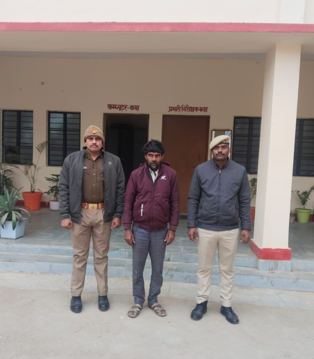 सिपाही व दरोगा पर जानलेवा हमला कर पिस्टल लूटने में एक आरोपित गिरफ्तार सिपाही व दरोगा पर जानलेवा हमला कर पिस्टल लूटने में एक आरोपित गिरफ्तार