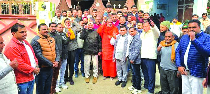 उद्घाटन अवसर पर स्वामी यतीश्वरानंद व अन्य उद्घाटन अवसर पर स्वामी यतीश्वरानंद व अन्य