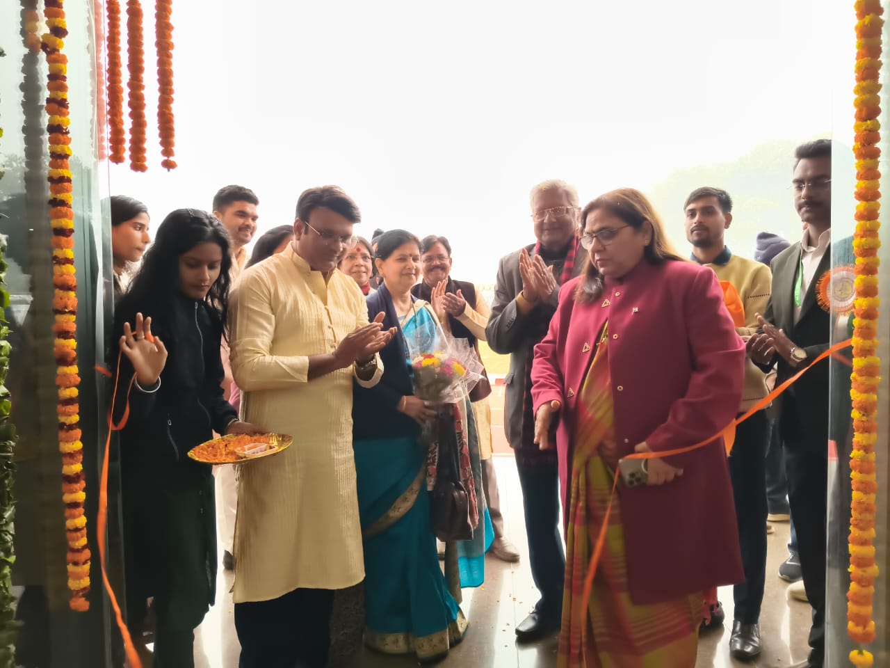 त्रि दिवसीय क्षेत्रीय कला प्रदर्शनी में दिखे कला के विविध रूप* त्रि दिवसीय क्षेत्रीय कला प्रदर्शनी में दिखे कला के विविध रूप*