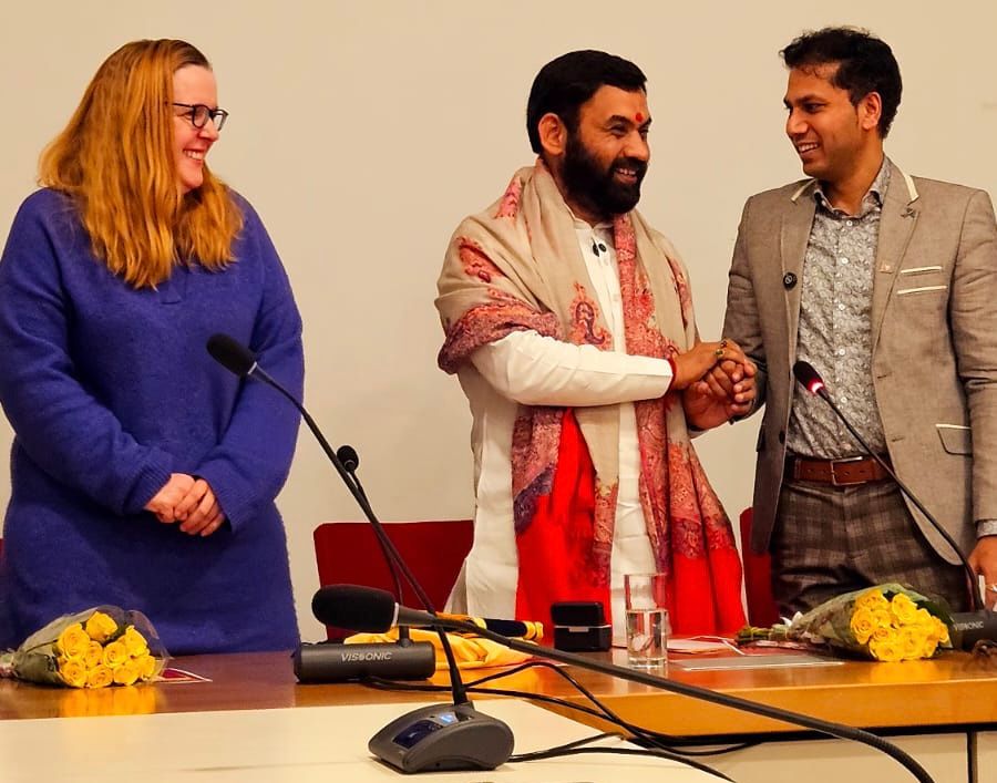 फ्रैंकफर्ट में गंगा सभा के महामंत्री तन्मय वशिष्ठ