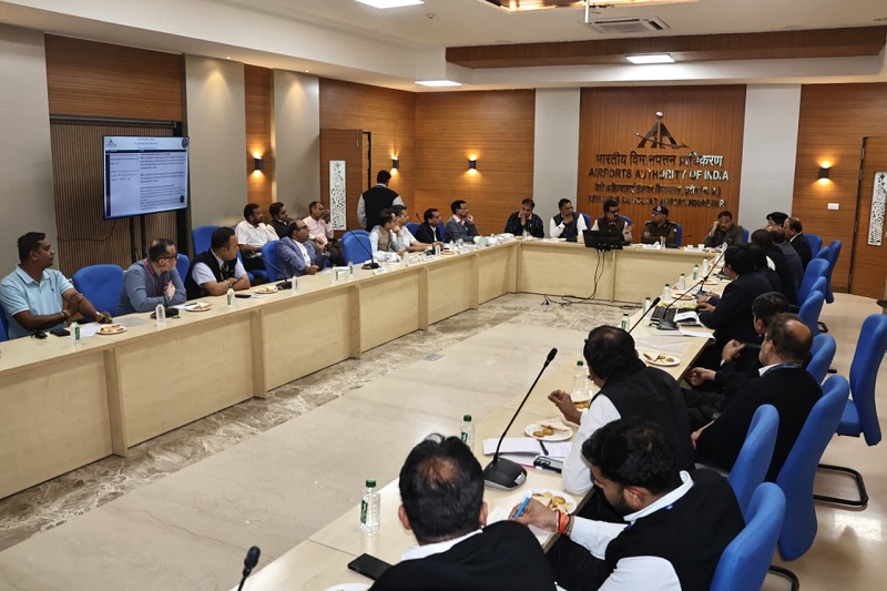 एयरपोर्ट परिसर में अहम बैठक
