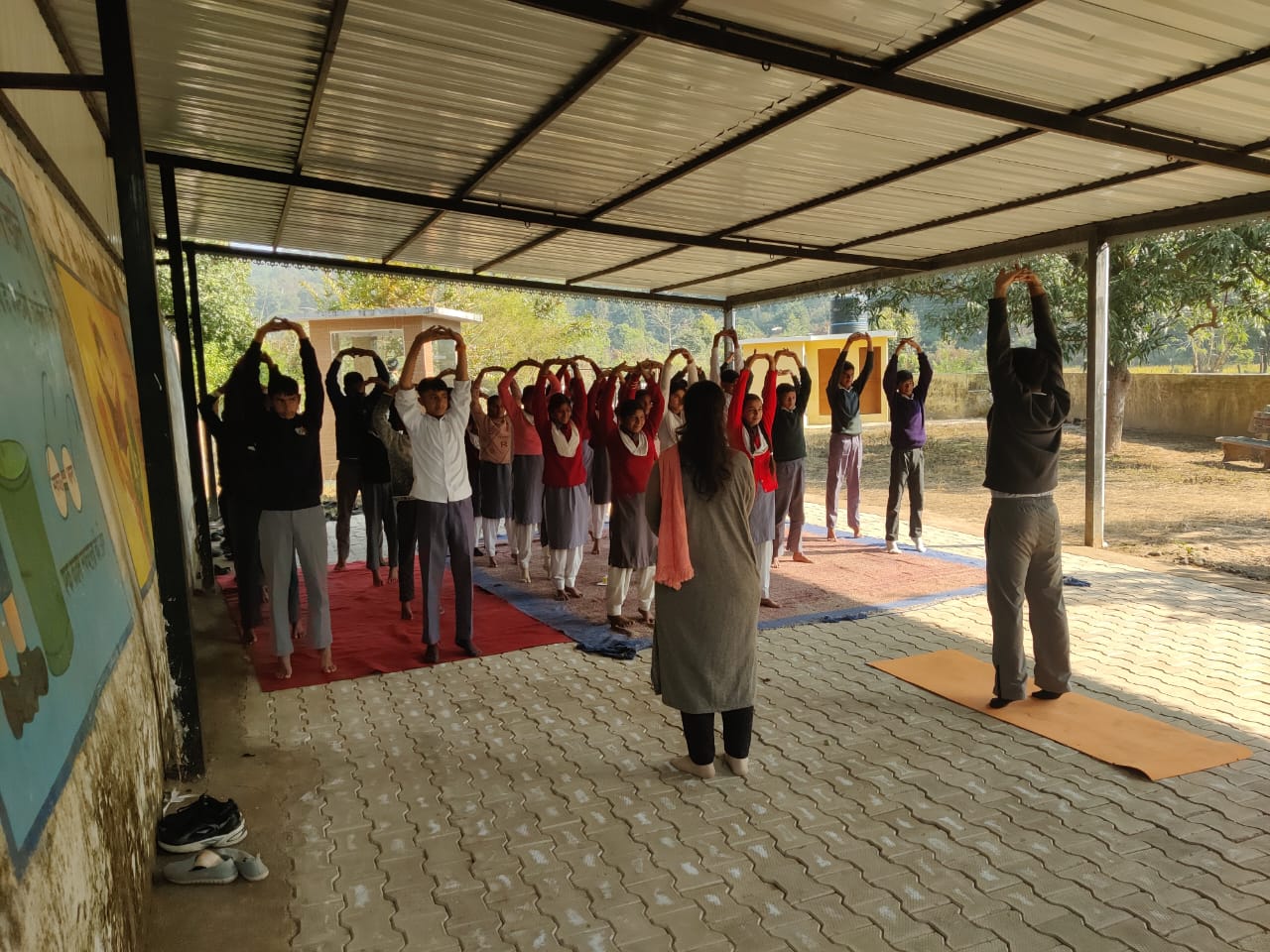 सुशासन गांव की ओर के तहत आयुष विभाग पहुंचा दूरदराज गाओं नलका ,सिखाया योग ,हुई स्कूलों में स्वास्थय जाँच सुशासन गांव की ओर के तहत आयुष विभाग पहुंचा दूरदराज गाओं नलका ,सिखाया योग ,हुई स्कूलों में स्वास्थय जाँच