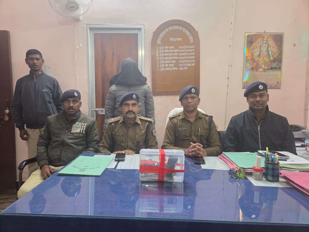 डीएसपी जानकारी देते हुए डीएसपी जानकारी देते हुए
