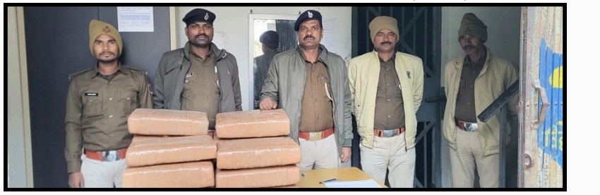 पुलिस गिरफ्त में आरोपी पुलिस गिरफ्त में आरोपी