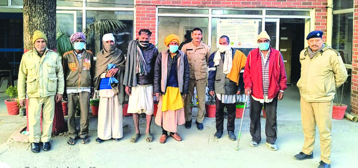 पुलिस गिरफ्त में आरोपित पुलिस गिरफ्त में आरोपित