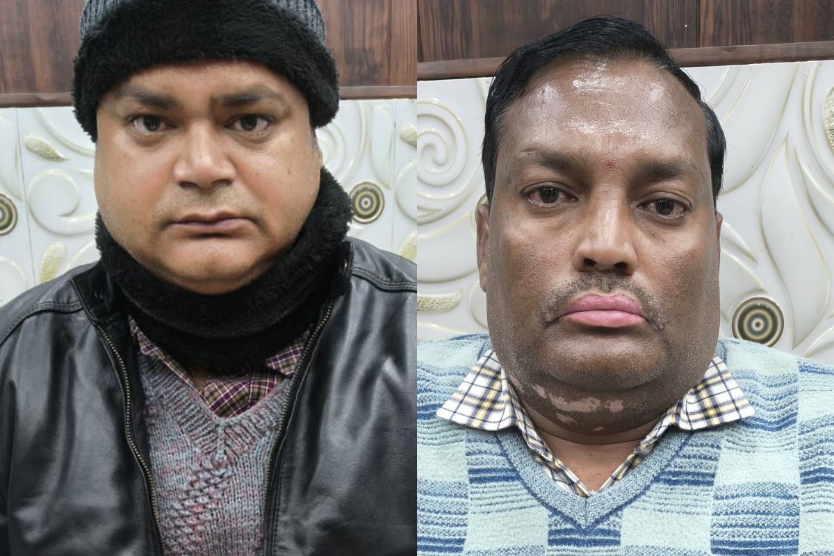 रिश्वत लेते रंगे हाथ पकड़े गए खंड शिक्षा अधिकारी सतीश कुमार मिश्रा और सहायक अध्यापक सुशील कुमार सिंह रिश्वत लेते रंगे हाथ पकड़े गए खंड शिक्षा अधिकारी सतीश कुमार मिश्रा और सहायक अध्यापक सुशील कुमार सिंह