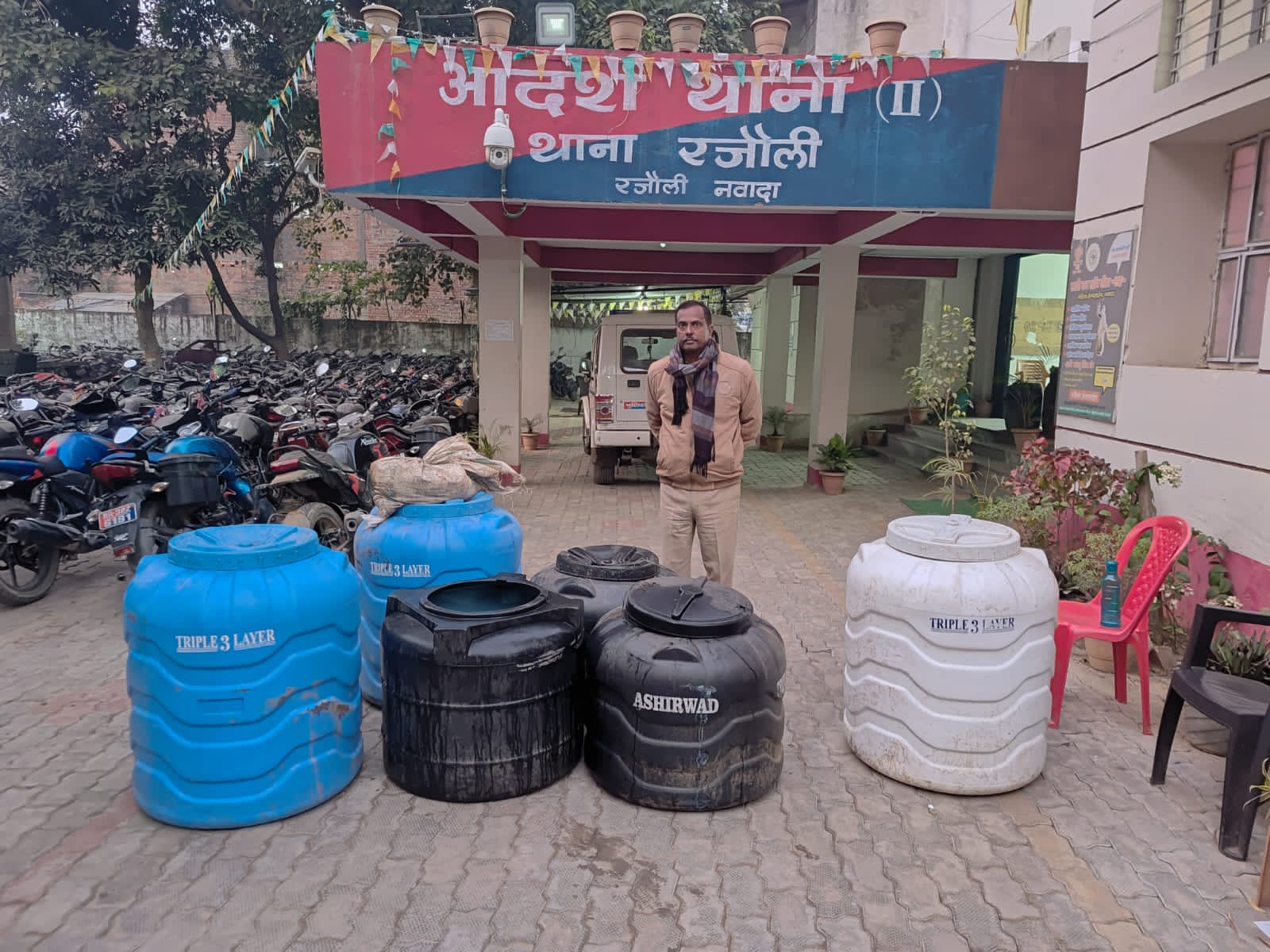 जब्त शराब जब्त शराब