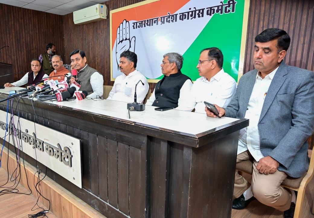 प्रदेश कांग्रेस मुख्यालय जयपुर में आयोजित प्रेसवार्ता प्रदेश कांग्रेस मुख्यालय जयपुर में आयोजित प्रेसवार्ता