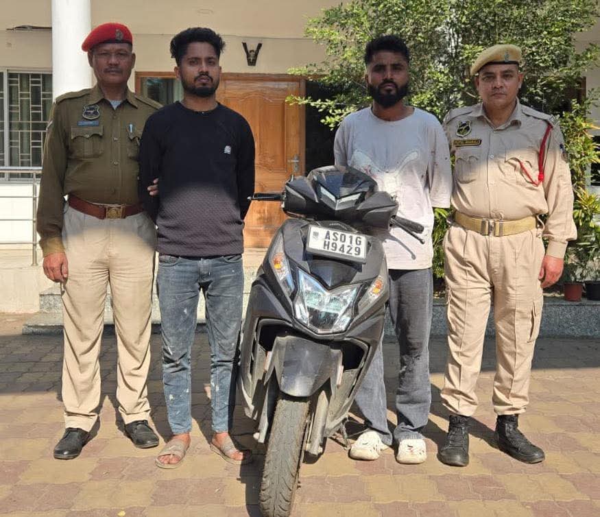 मोबाइल छीनने  के आरोप में दो गिरफ्तार