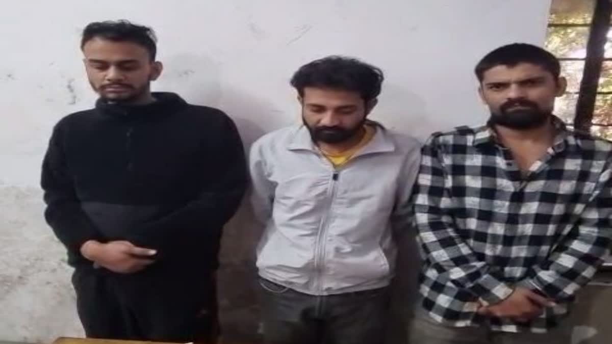 हरियाणा से एमडी लाकर जयपुर में सप्लाई करने वाले तीन तस्कर गिरफ्तार हरियाणा से एमडी लाकर जयपुर में सप्लाई करने वाले तीन तस्कर गिरफ्तार