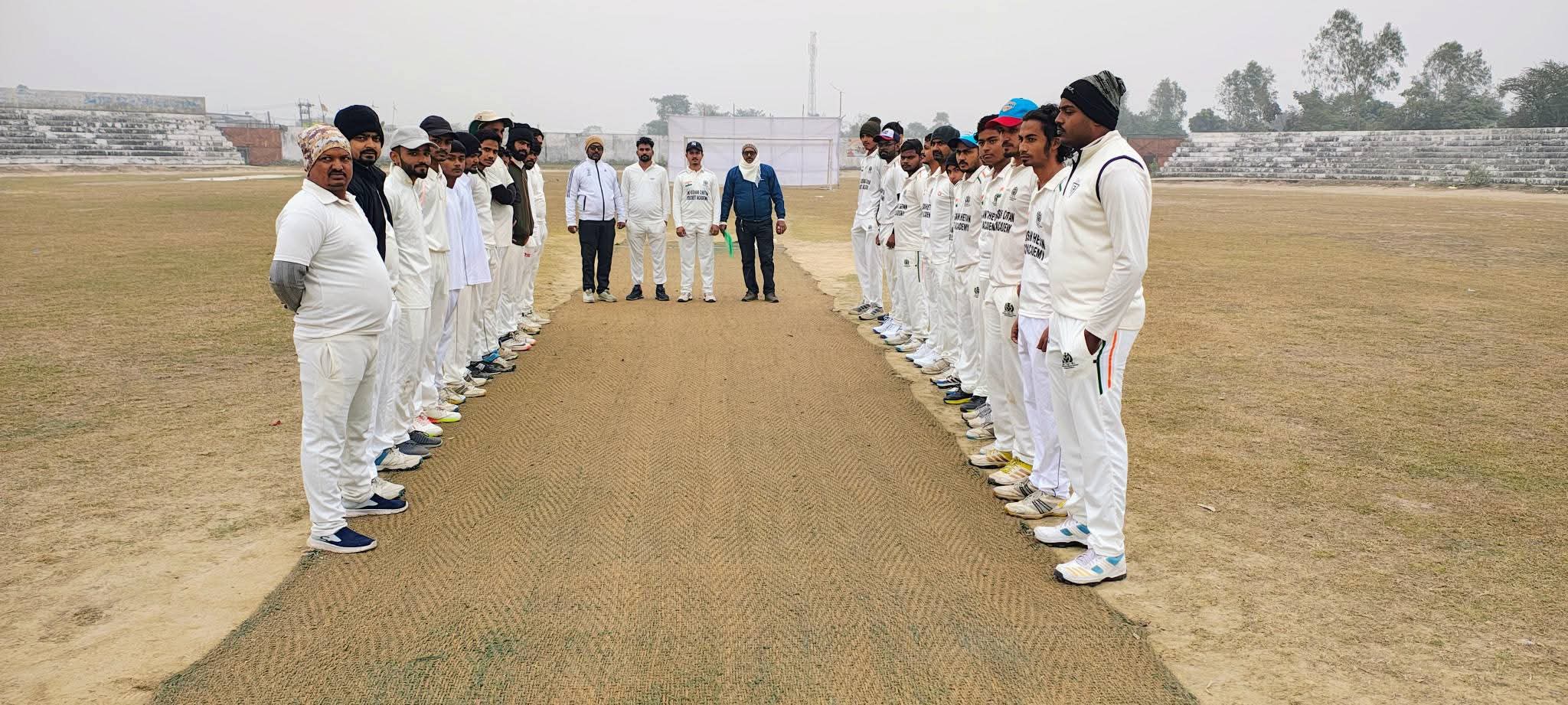 अररिया फोटो: मैच से पूर्व दोनों टीम के खिलाड़ी