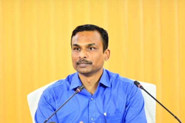 अपर मुख्य निर्वाचन अधिकारी डॉ. विजय कुमार जोगदंडे.