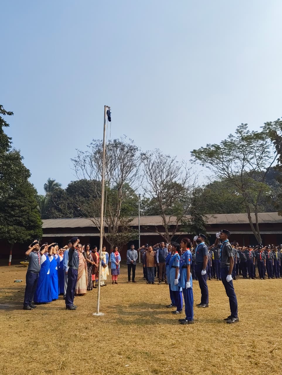 खड़गपुर में दक्षिण-पूर्व रेलवे के 22वें जिला स्काउट्स एवं गाइड्स शिविर का डीआरएम ललित मोहन पांडेय ने विधिवत उद्घाटन