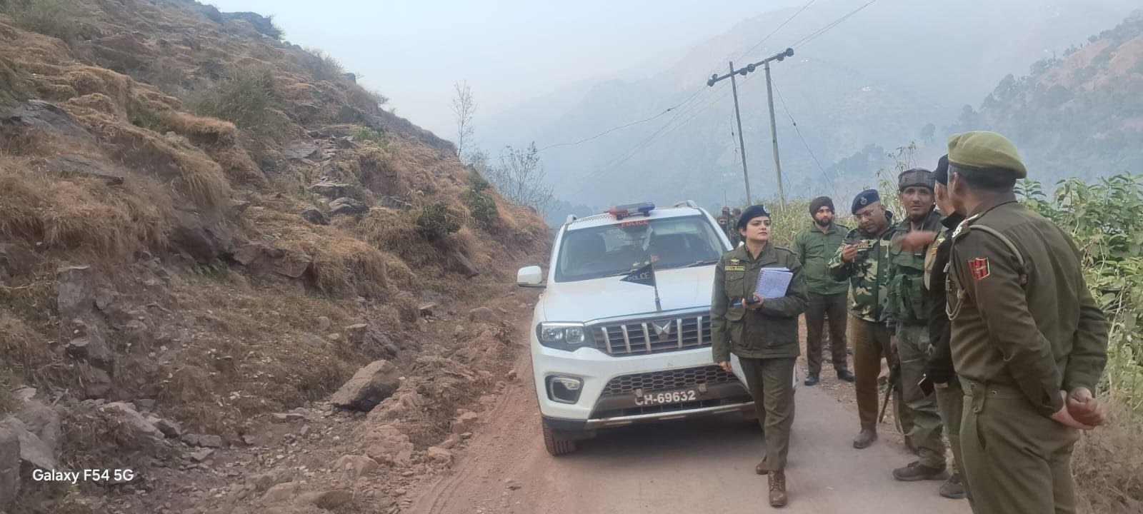 SSP Kathua visits Billawar and Malhar areas, reviews security with SOG units