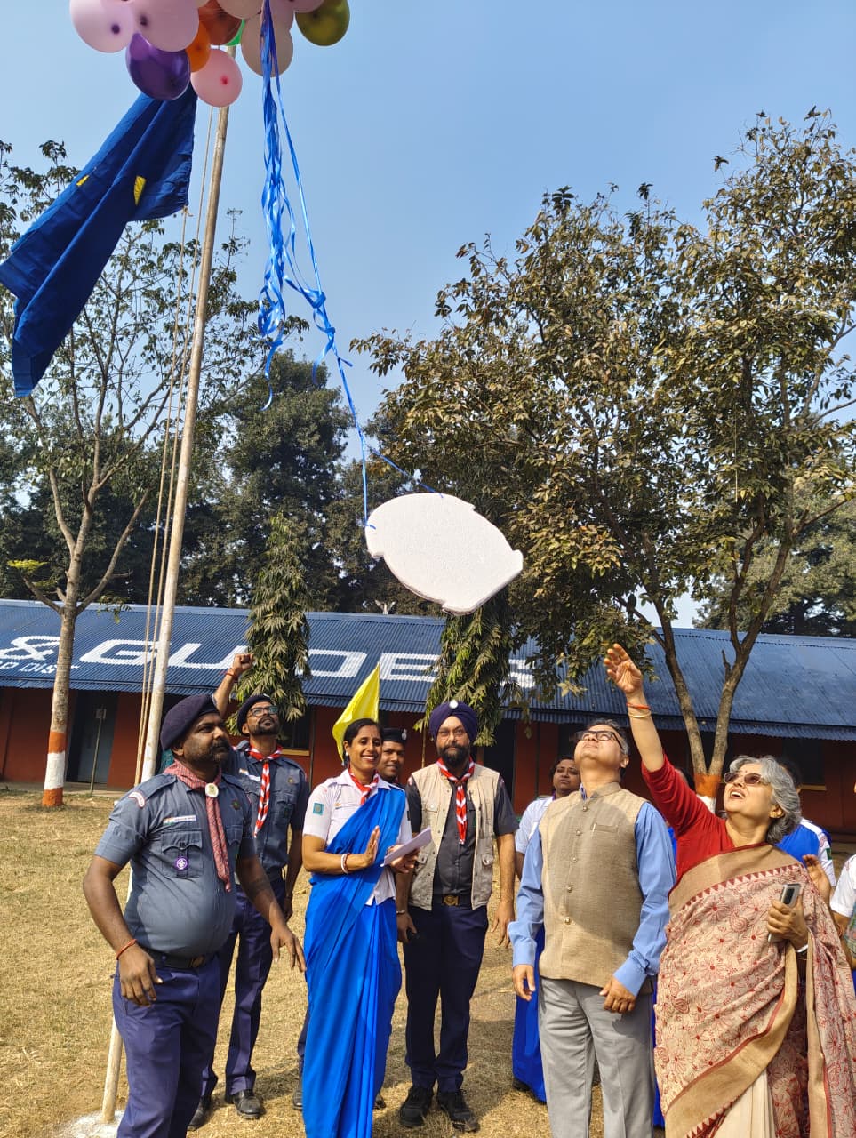 खड़गपुर में दक्षिण-पूर्व रेलवे के 22वें जिला स्काउट्स एवं गाइड्स शिविर का डीआरएम ललित मोहन पांडेय ने विधिवत उद्घाटन