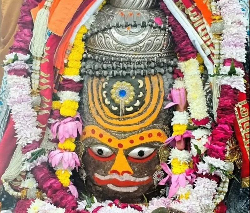 भगवान महाकाल का राजा स्वरूप में श्रृंगार