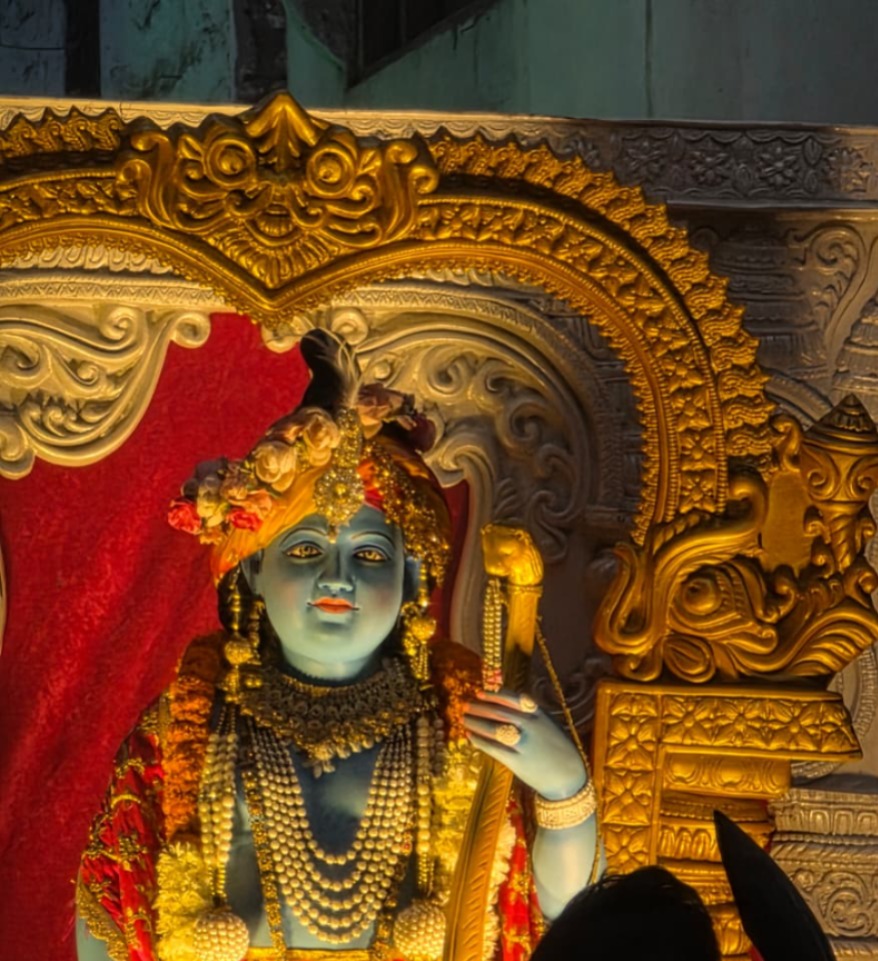 श्री हरि विराट संकीर्तन सम्मेलन समिति के वार्षिक अधिवेशन पर मनमाेहक झांकियाें संग निकलती विराट भव्य शोभायात्रा में शामिल झांकी।