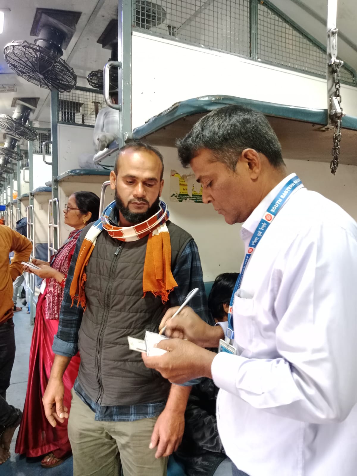 रेलवे द्वारा विशेष टिकट जांच