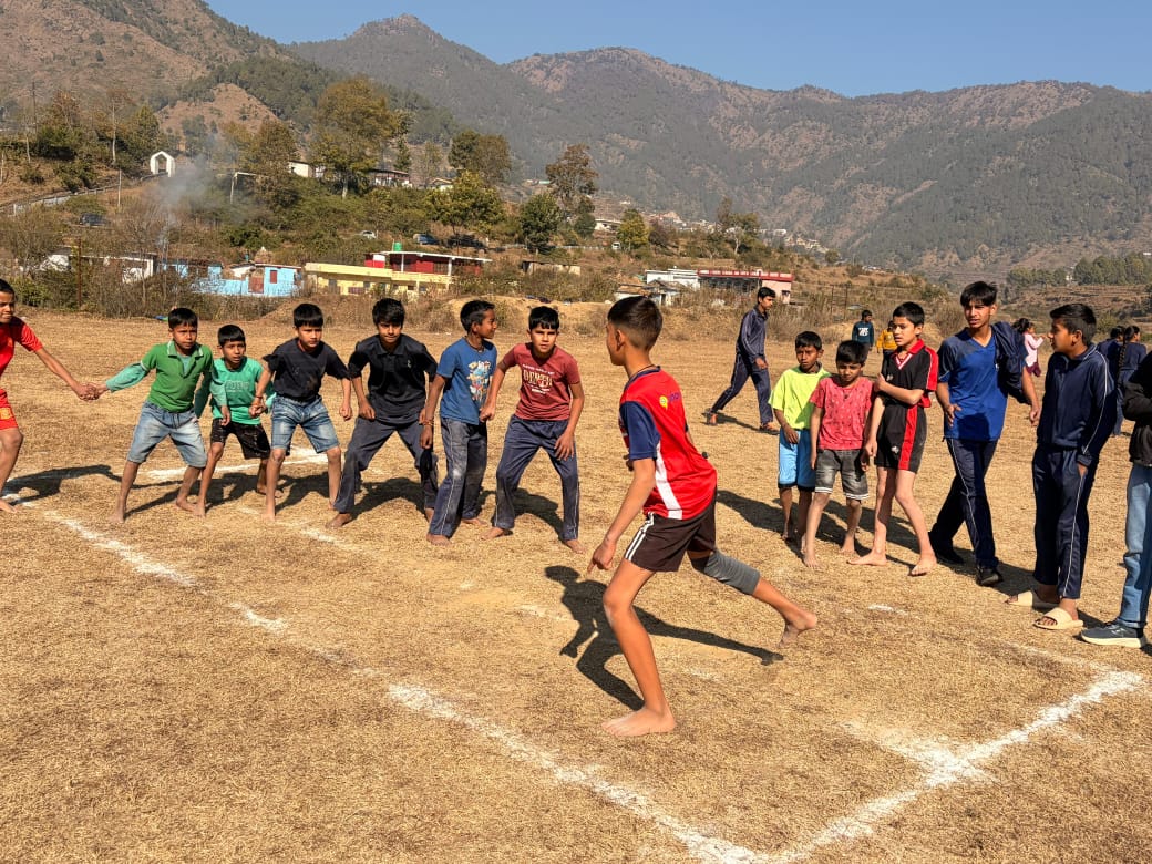 खेल महाकुंभ प्रतियोगिता में दमखम दिखाते खिलाड़ी