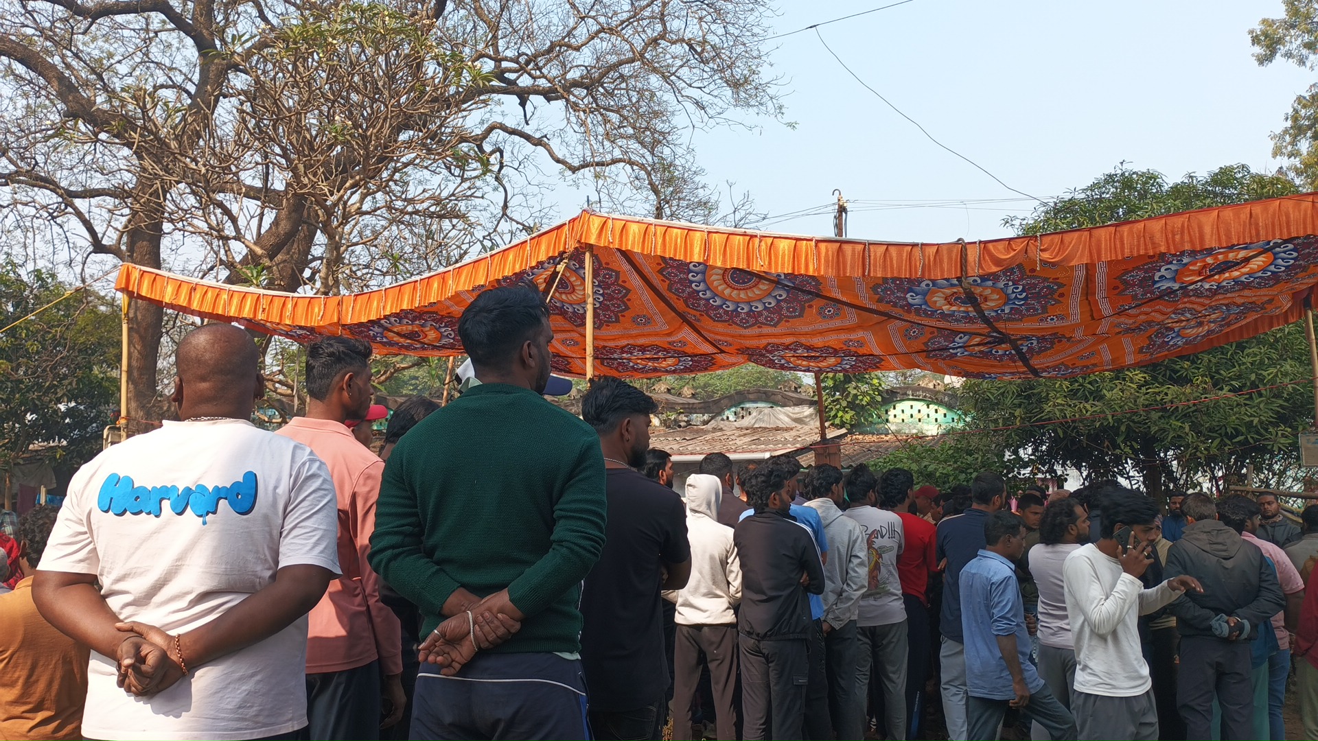 मृतक उदय के लिए उमड़ी भीड़