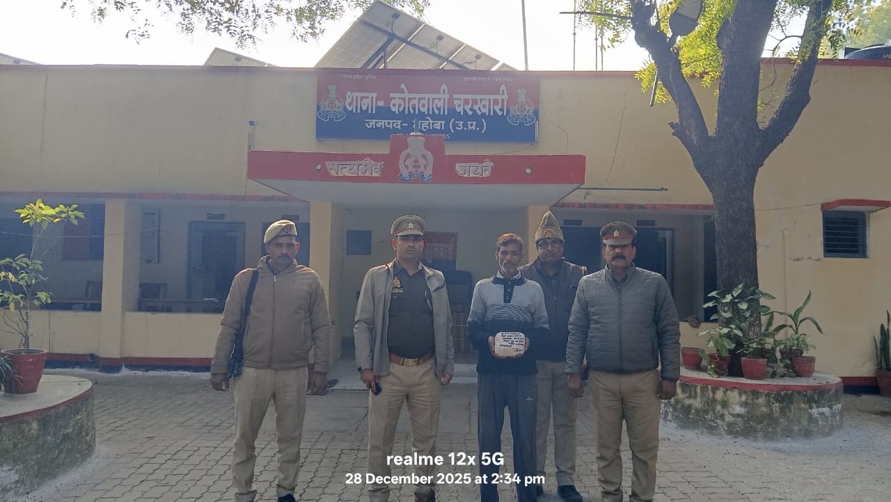 पुलिस की गिरफ्त में हत्यारोपित बेटा