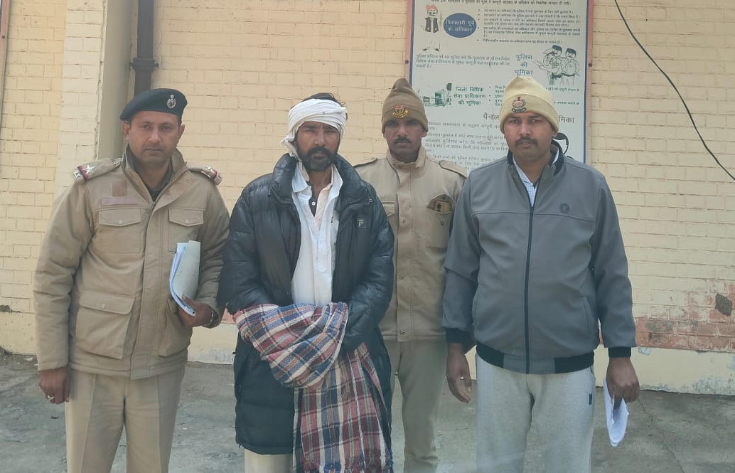 चूरापोस्त के साथ पकड़ा गया आरोपी। चूरापोस्त के साथ पकड़ा गया आरोपी।