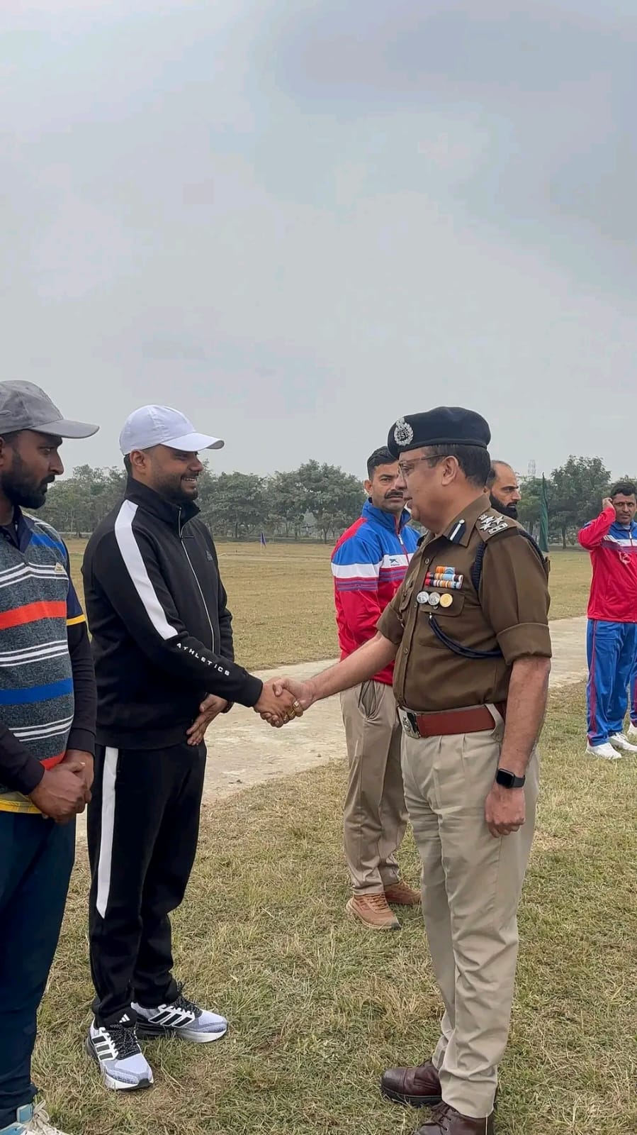 अररिया फोटो:एसएसबी डीआईजी परिचय प्राप्त करते