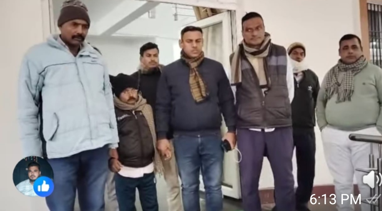 चपरासी गिरफ्तार