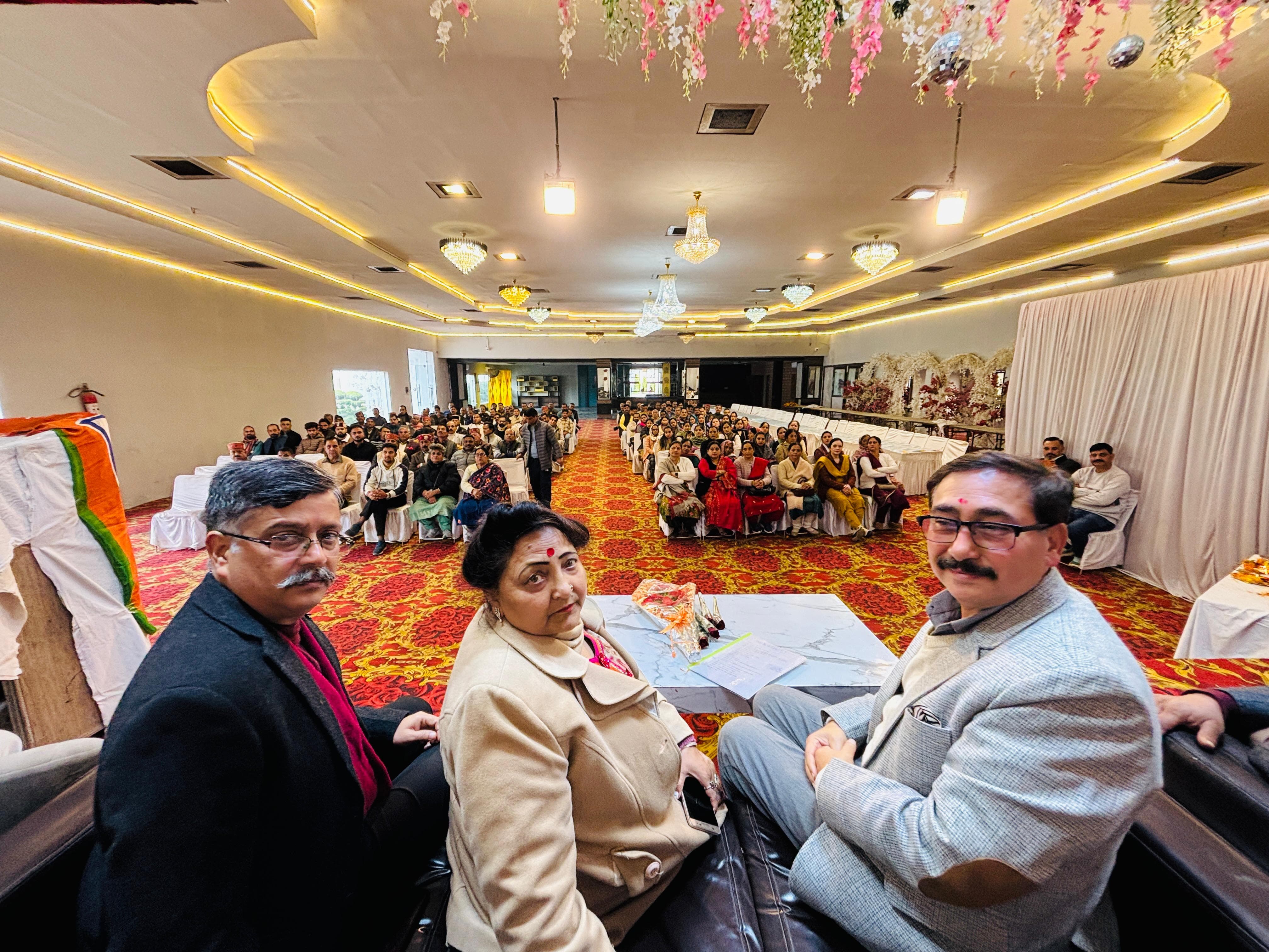 अटल स्मृति दिवस पर मौजूद भाजपा नेता और कार्यकर्ता। अटल स्मृति दिवस पर मौजूद भाजपा नेता और कार्यकर्ता।
