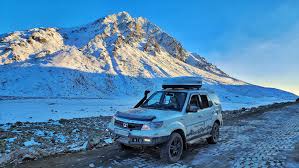 कश्मीर को चिनाब घाटी से जोड़ने वाली प्रमुख सड़कों को अस्थायी रूप से बंद करने का आदेश