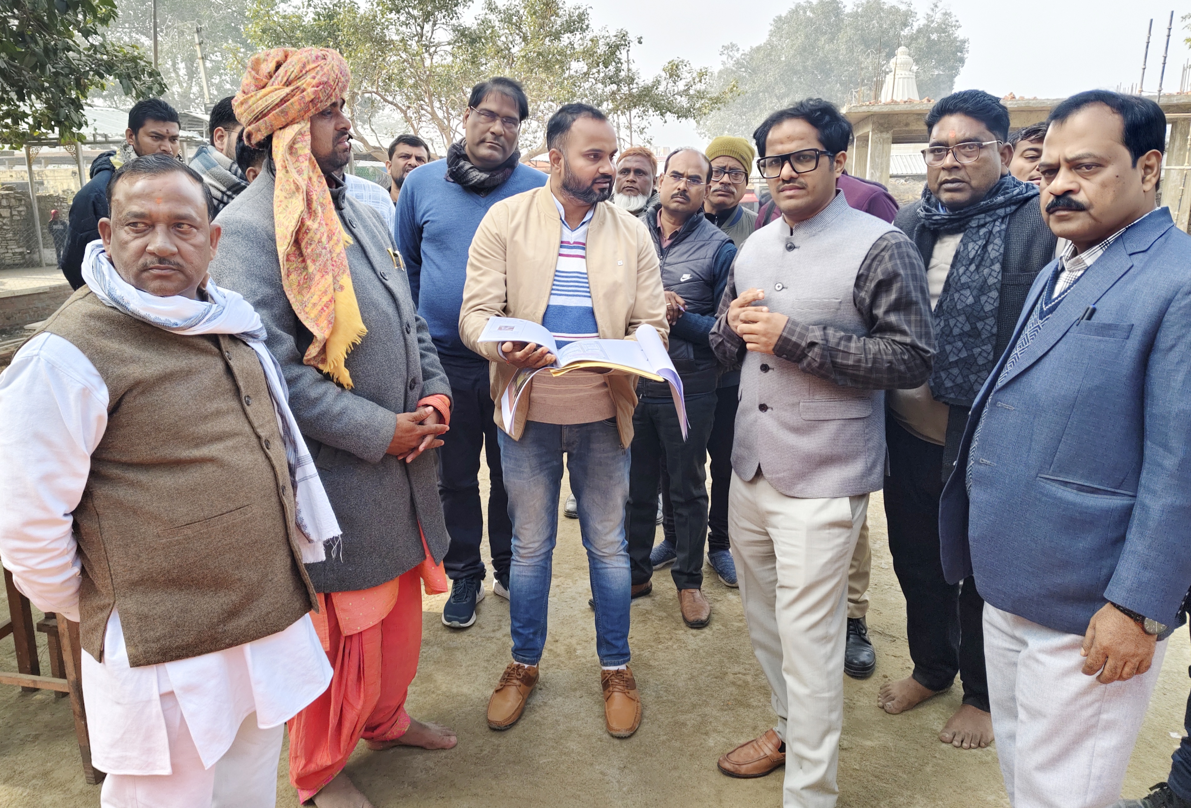 भव्यता और दिव्यता के साथ कराए चित्रकूट के  श्रीकामदगिरि आरती स्थल का निर्माण - डीएम पुलकित गर्ग