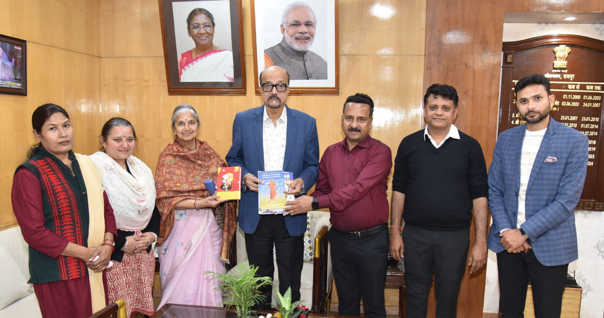 राज्यपाल डेका से विवेकानंद केन्द्र के पदाधिकारी भेंट करते हुए राज्यपाल डेका से विवेकानंद केन्द्र के पदाधिकारी भेंट करते हुए