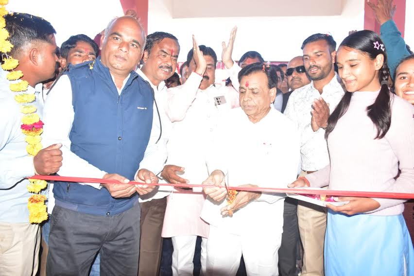 एक साल में सूक्ष्म सिंचाई परियोजना से हर खेत तक पहुंचेगा सिंचाई का पानी : उप मुख्यमंत्री श्री देवड़ा एक साल में सूक्ष्म सिंचाई परियोजना से हर खेत तक पहुंचेगा सिंचाई का पानी : उप मुख्यमंत्री श्री देवड़ा
