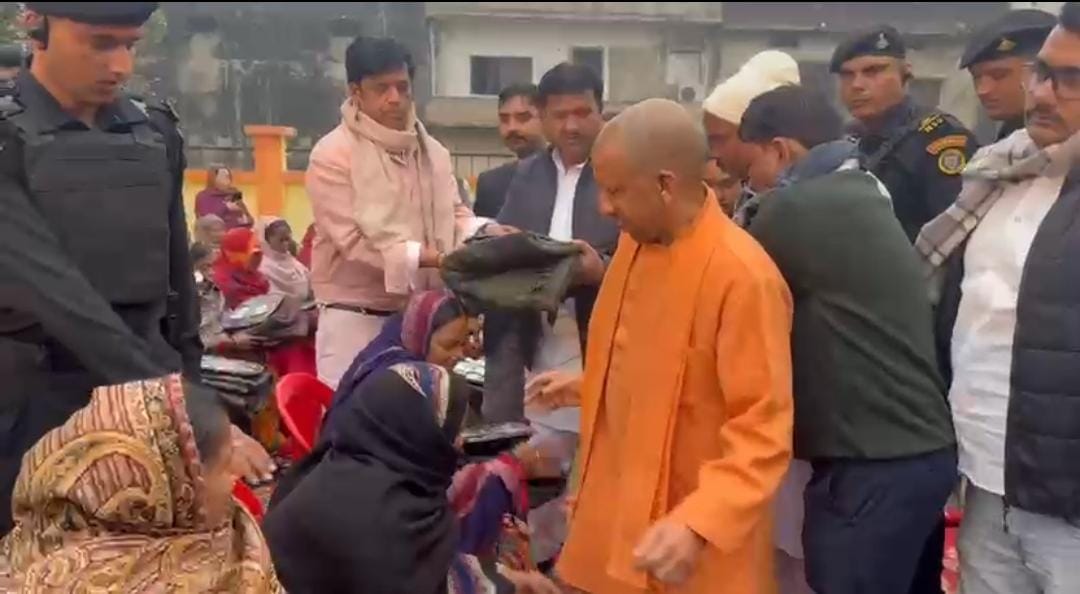 जनता से बोले सीएम - घबराइए मत, हर समस्या का कराएंगे समाधान, सबकी होगी भरपूर मदद*