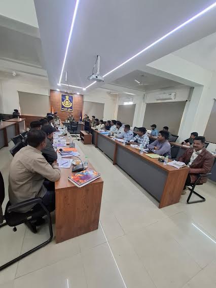 नववष्र् की रात हुड़दंग की तो खैर नहीं, एसपी ने ली आसूचना तंत्र की बैठक नववष्र् की रात हुड़दंग की तो खैर नहीं, एसपी ने ली आसूचना तंत्र की बैठक