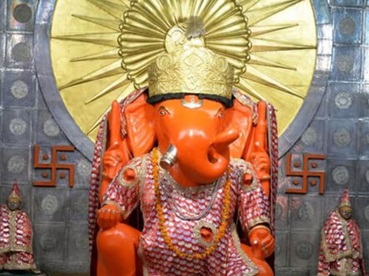 मंदिर प्रशासन ने किया हाई अलर्ट इंतजाम मंदिर प्रशासन ने किया हाई अलर्ट इंतजाम