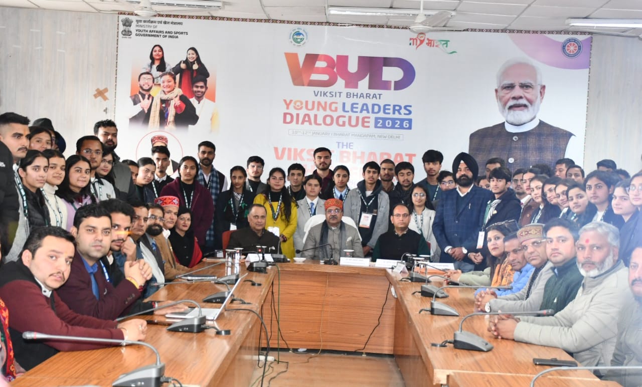 केंद्रीय विश्वविद्यालय में आयोजित कार्यक्रम के दौरान कुलपति और प्रतिभागी। केंद्रीय विश्वविद्यालय में आयोजित कार्यक्रम के दौरान कुलपति और प्रतिभागी।