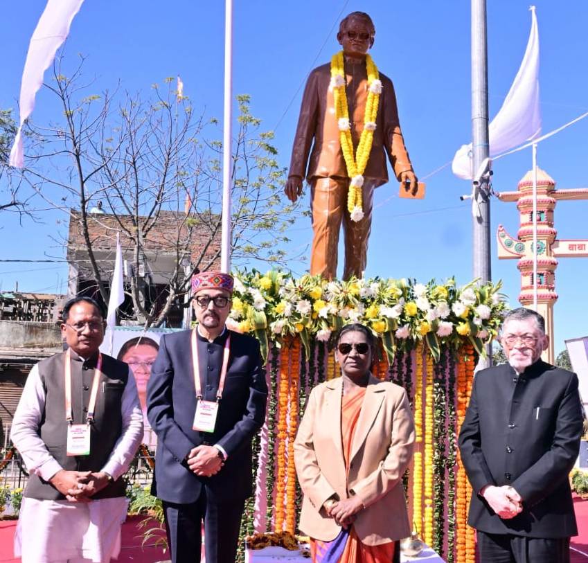 Jharkhand में अंतर्राज्यीय जन-सांस्कृतिक समागम ‘कार्तिक जतरा’ कार्यक्रम में शामिल हुईं President द्रौपदी मुर्मु