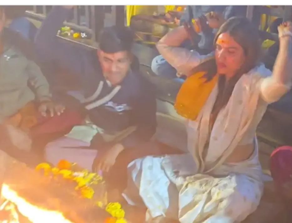 2 फोटो 2 फोटो