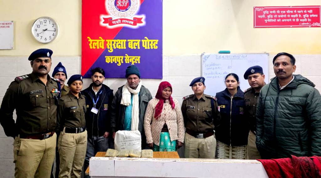 पुलिस की गिरफ्त में चरस तस्कर पुलिस की गिरफ्त में चरस तस्कर