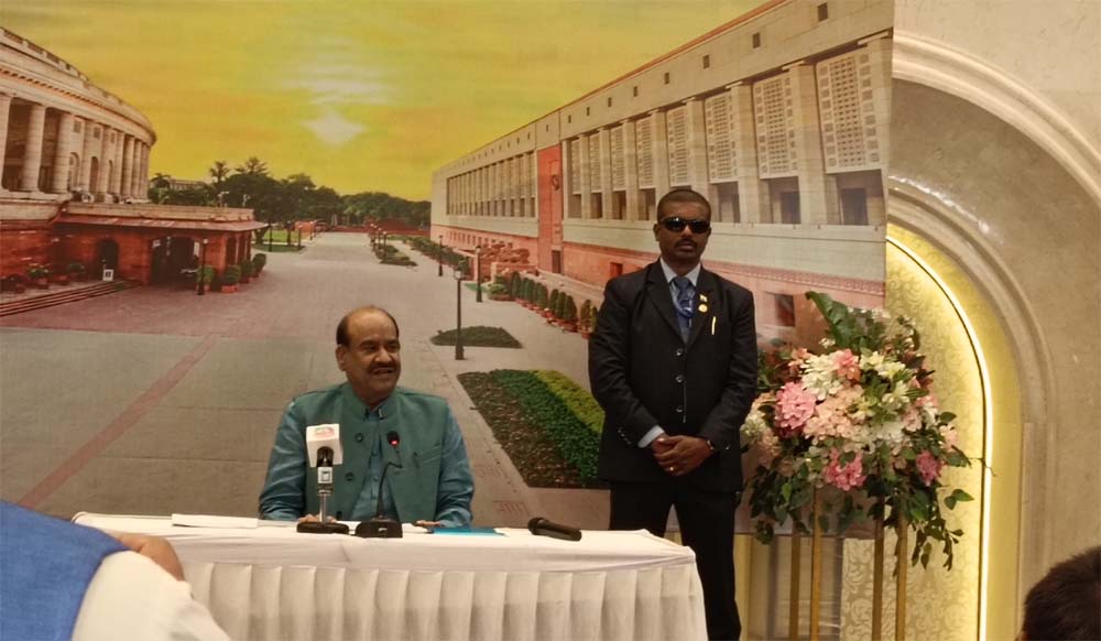 लोकसभा अध्यक्ष एवं कोटा-बूंदी सांसद ओम बिरला लोकसभा अध्यक्ष एवं कोटा-बूंदी सांसद ओम बिरला