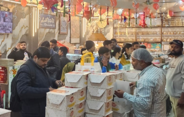 आर्डर पर तैय्यार केक