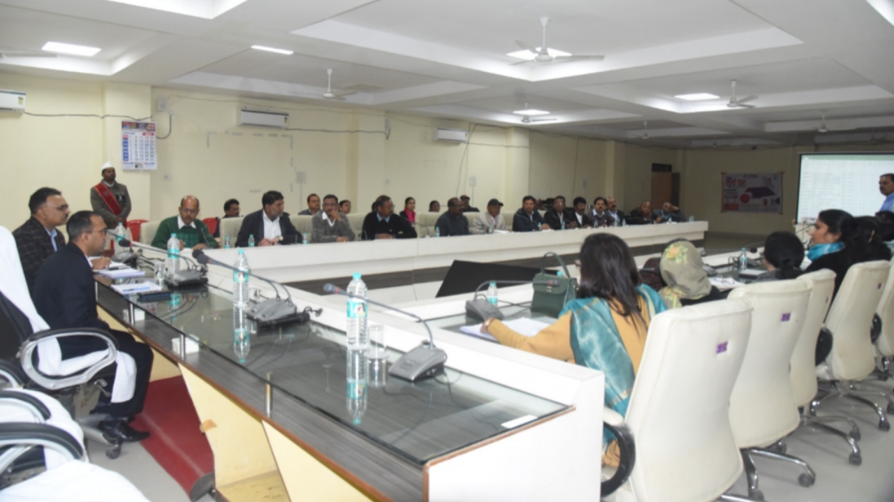 प्राचार्यों संग कलेक्टर की बैठक प्राचार्यों संग कलेक्टर की बैठक