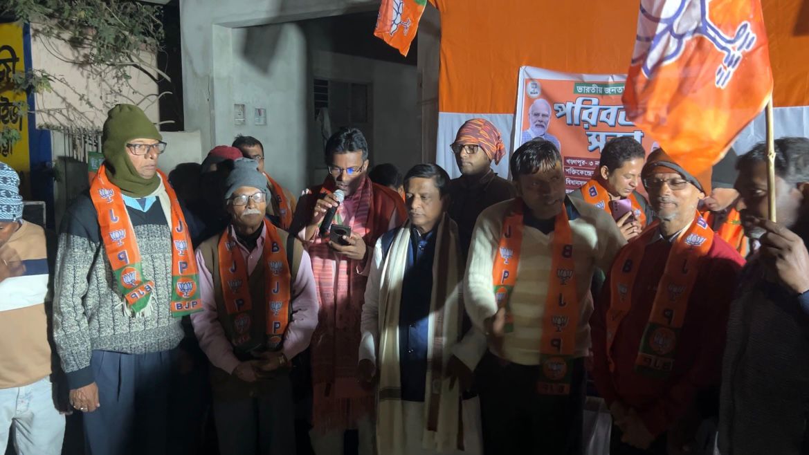 भाजपा में जुड़ते परिवार