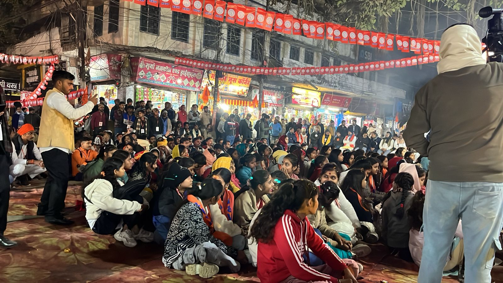 राष्ट्रवादी नारों से गुंजायमान हुआ शहर, अभाविप अधिवेशन के तीसरे दिन निकली शोभायात्रा में 19 जिलों के कार्यकर्ता हुए शामिल राष्ट्रवादी नारों से गुंजायमान हुआ शहर, अभाविप अधिवेशन के तीसरे दिन निकली शोभायात्रा में 19 जिलों के कार्यकर्ता हुए शामिल