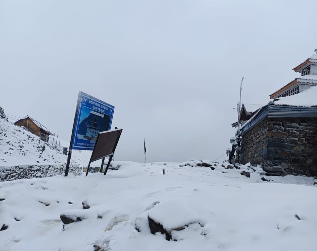 मुगल रोड सीमित यातायात के लिए खुला, एलएमवी को चार घंटे के लिए अनुमति मुगल रोड सीमित यातायात के लिए खुला, एलएमवी को चार घंटे के लिए अनुमति